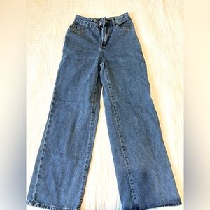 SHEIN straight leg blue jeans in size xs (00)